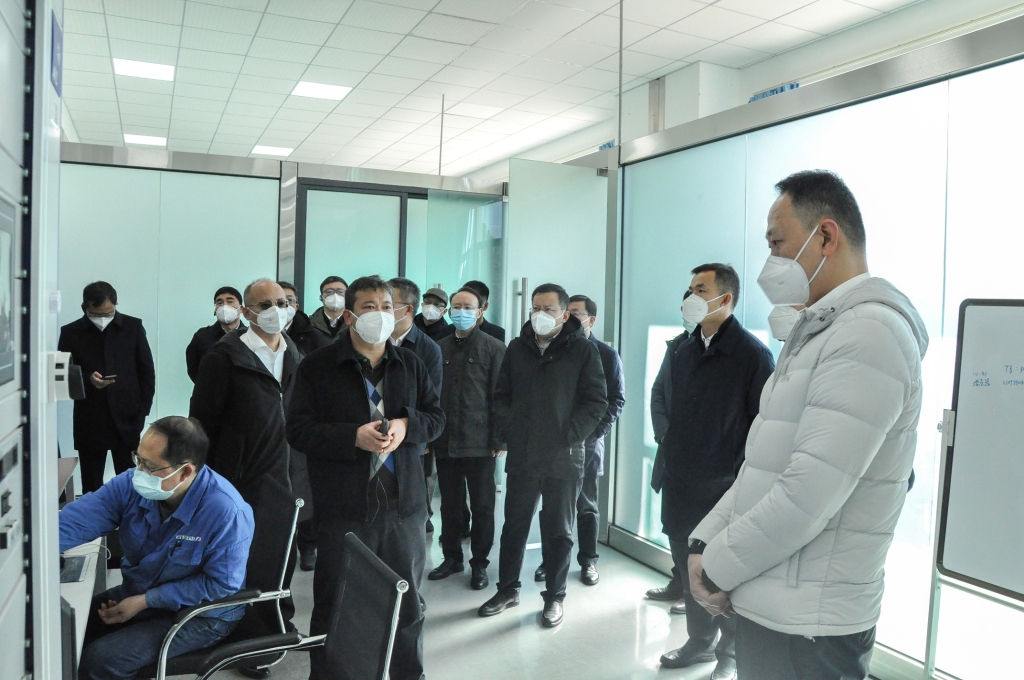 “西老革”调查团到人生就是博官网发展调研